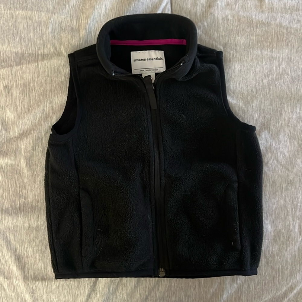 Amazon Essentials Black Vest - Girls 4T